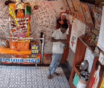 उदयपुर में चोरों ने मंदिर को बनाया निशाना, साउंड मशीन लेकर फरार हुए बदमाश